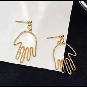 ⭐️ TWO LEFT ⭐️ ADORABLE HAND EARRINGS